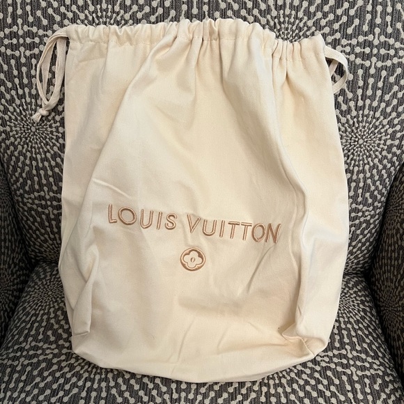 heavy canvas and embroidery drawstring bag. Scarf not included - Picture 2 of 11